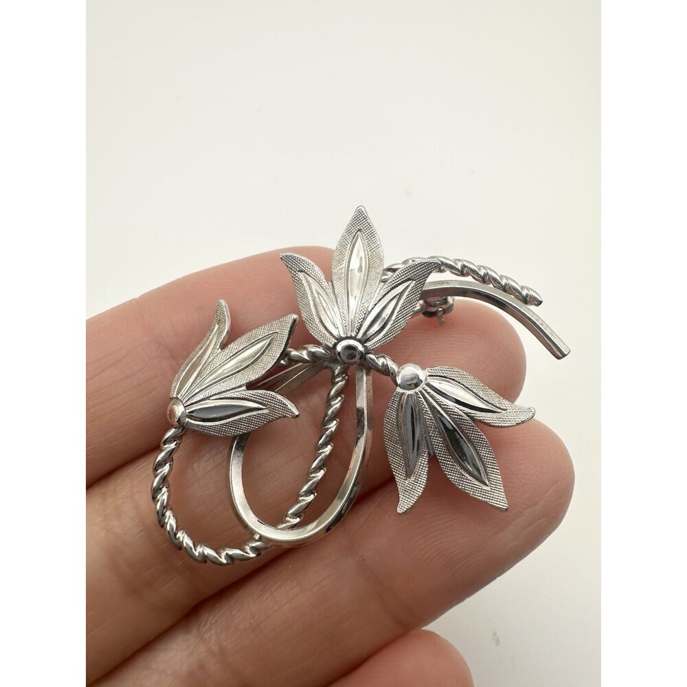 Vintage Van Dell Flower Brooch Pin